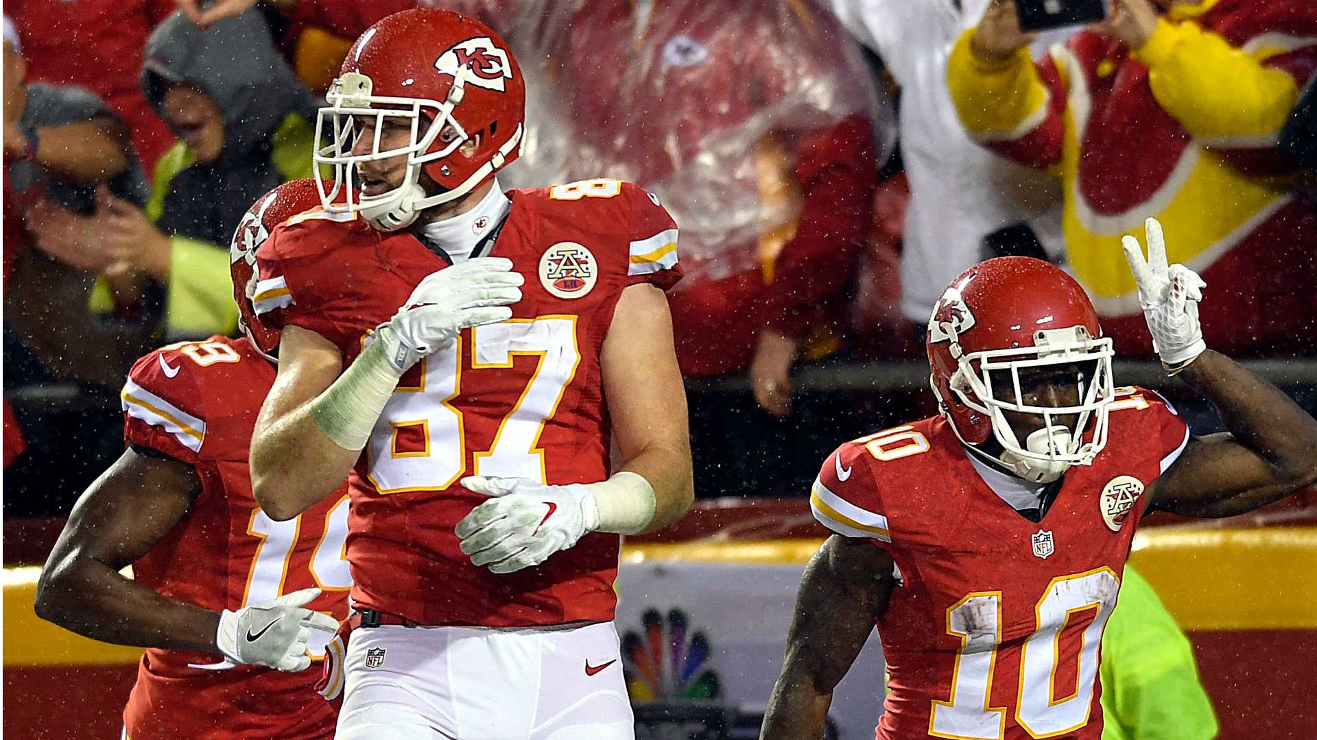 Chiefs hammer Broncos to get Dolphins into the playoffs