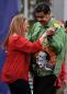 Maduro se convierte en bailarín y cantante para avivar su campaña